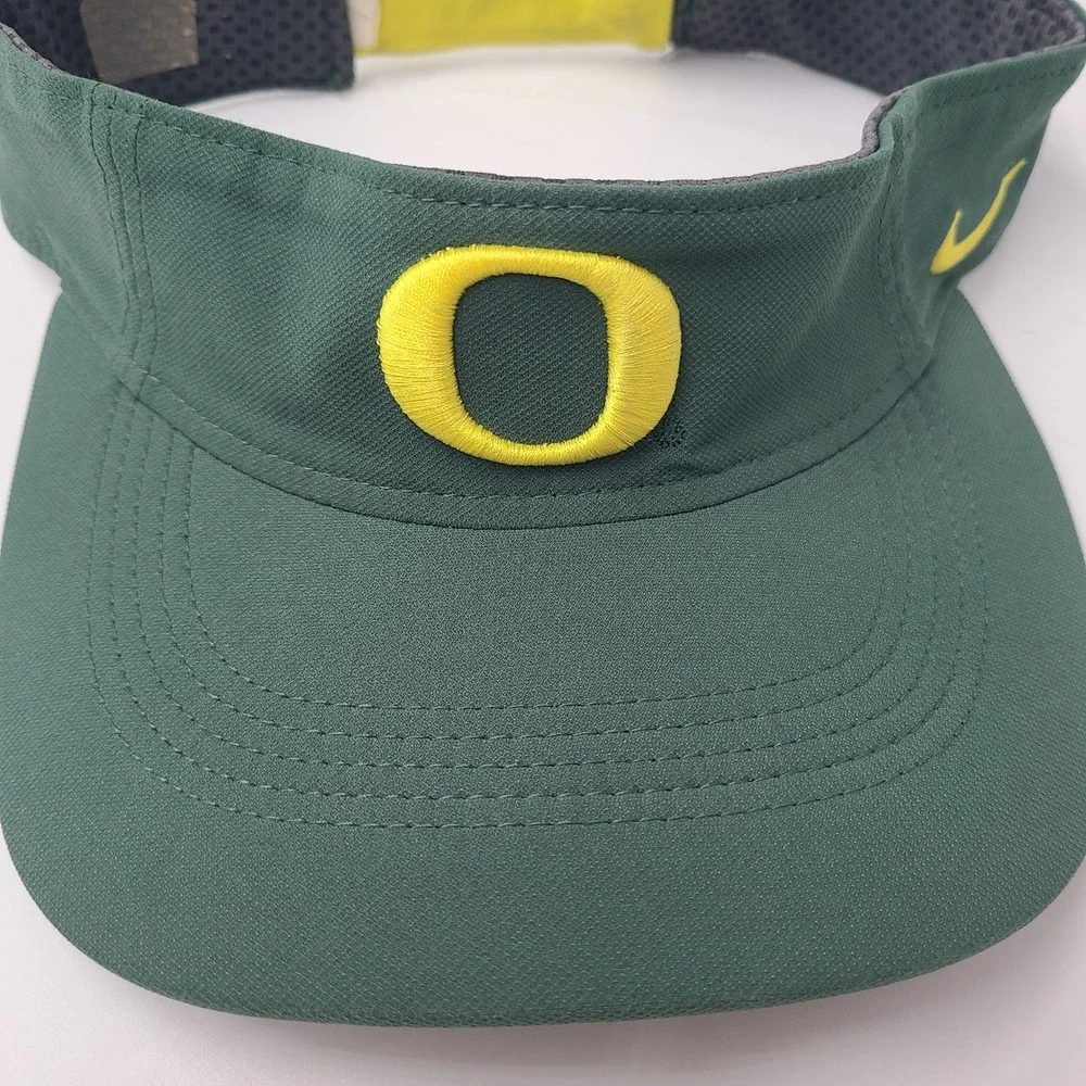 Oregon Ducks Visor Hat Adjustable Nike Green Yellow NCAA Logo Dri-Fit‎ Golf Men